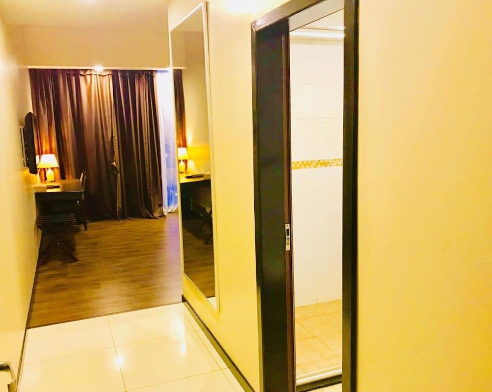 Kingston Hotel 2*