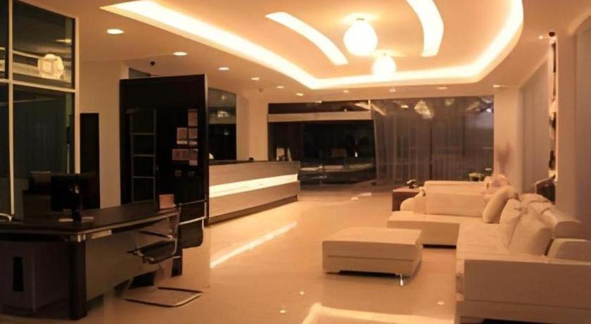 Kingston Hotel